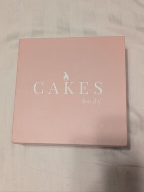 Cakes Body Pink Gift Box